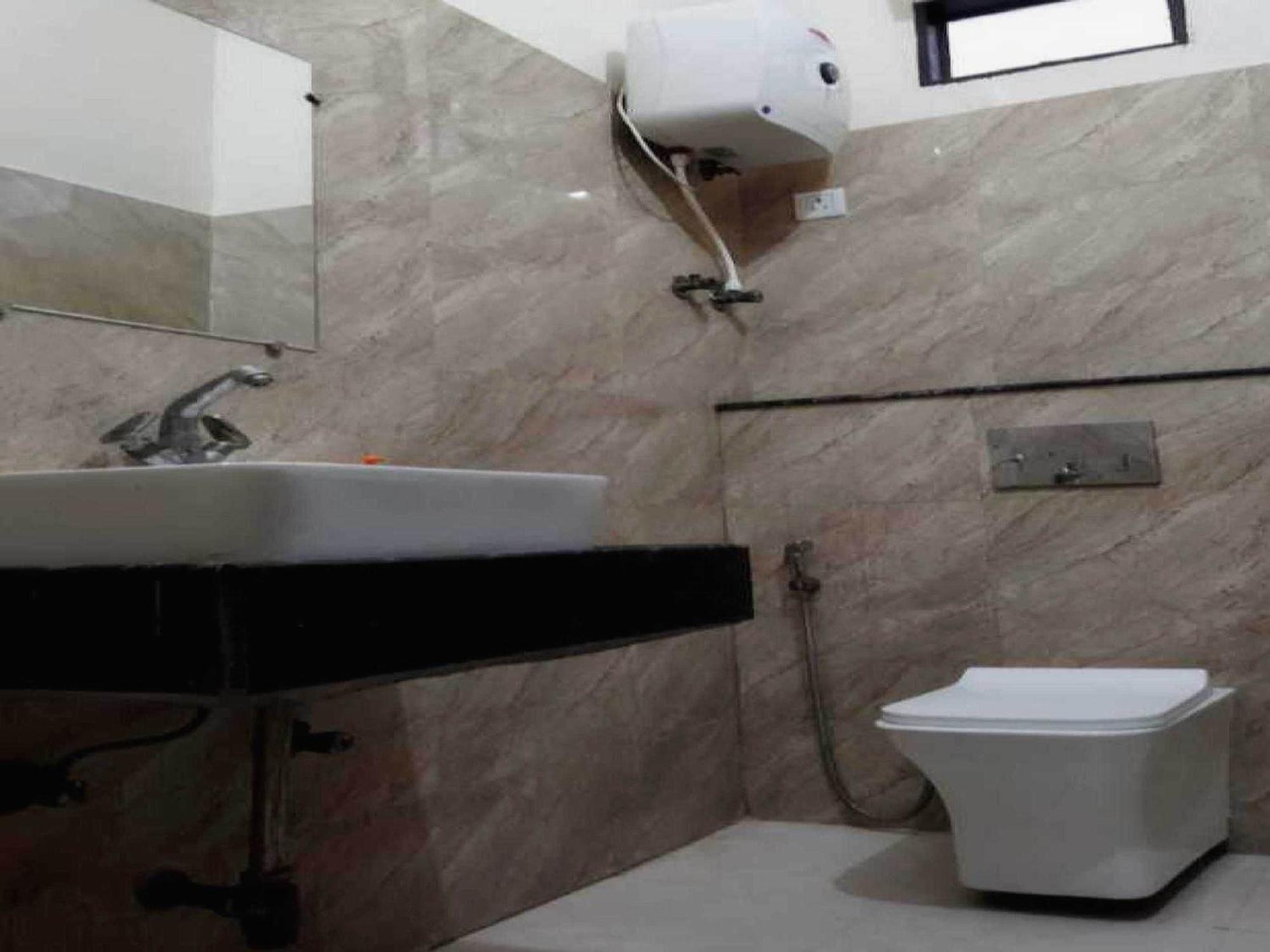 Hotel O G Hotel Happy Home Alīgarh Εξωτερικό φωτογραφία